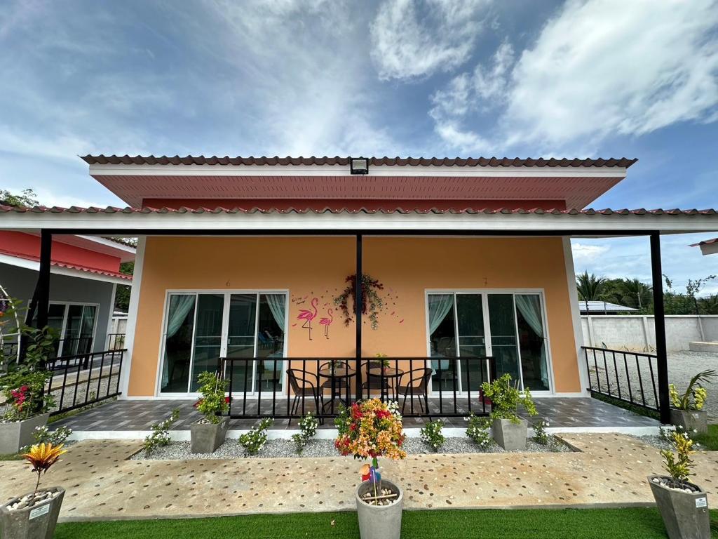พัชรี รีสอร์ท ภูเก็ต Patcharee Resort Phuket – Phuket